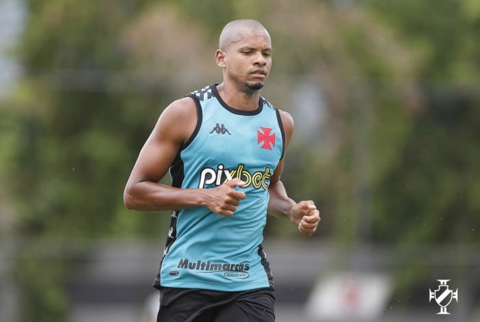 Edimar no treino do Vasco