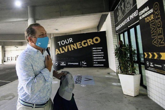 John Textor esteve no Rio para conhecer as instalações do Botafogo