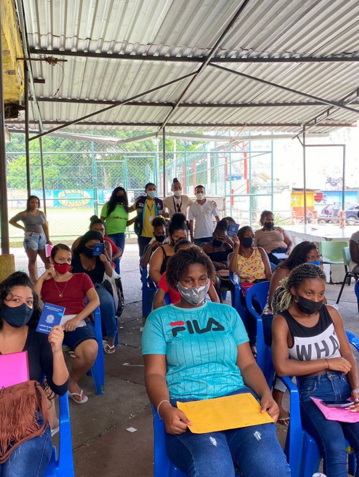 Adolescentes do Complexo de S&atilde;o Carlos participam na sele&ccedil;&atilde;o para vagas de est&aacute;gio e do programa Jovem Aprendiz