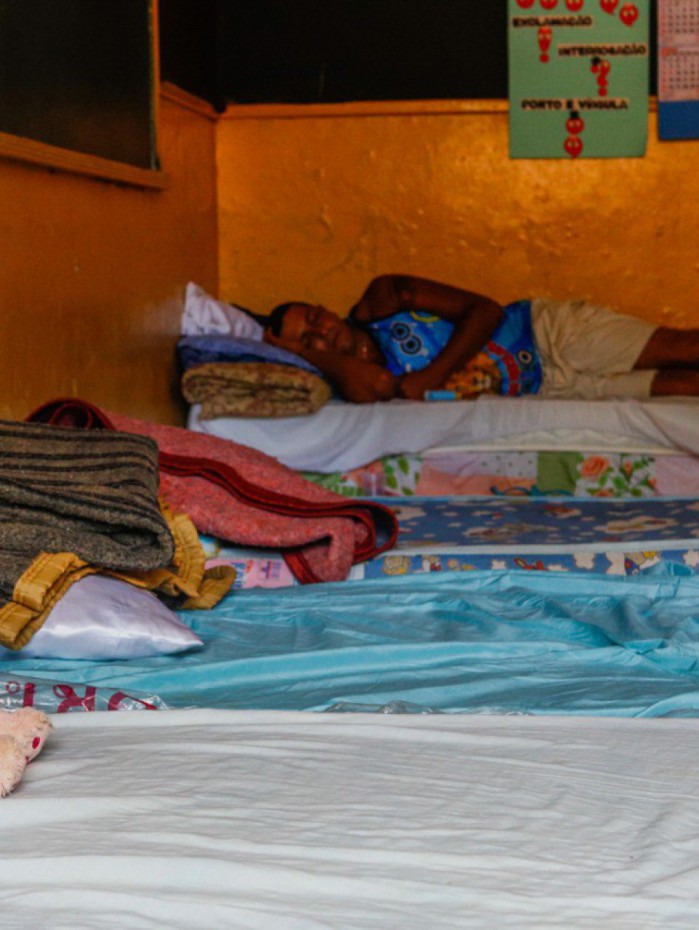 Milhares de pessoas perderam as casas durante o período de chuva que inundou vários municípios mineiros