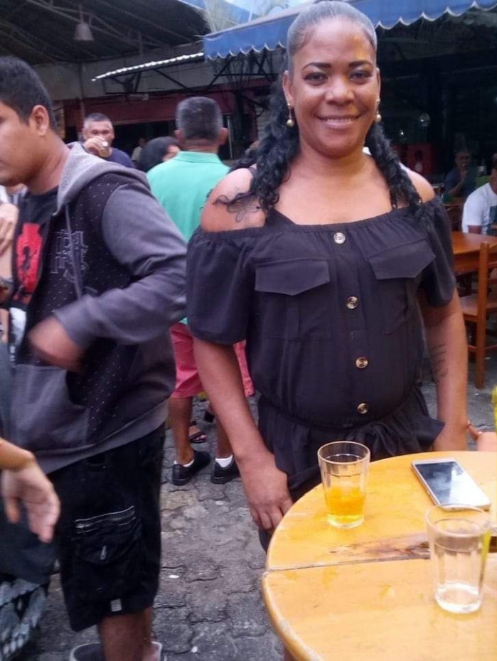 Ester Silva foi encontrada morta junto com a filha, de 13 anos