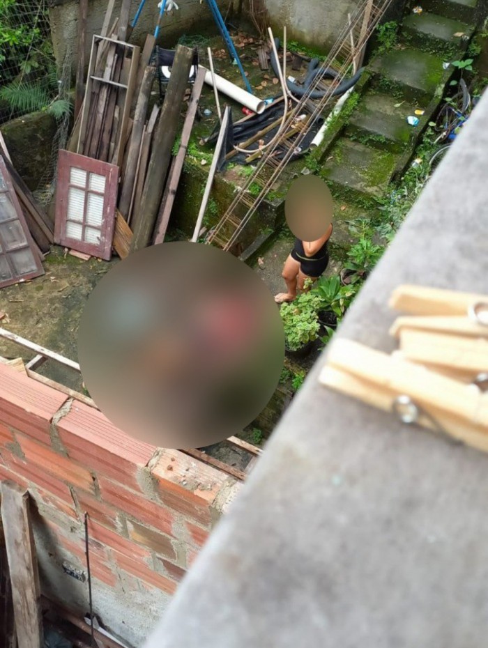 Mulher é assassinada a tiros por ex-marido em São Gonçalo Mulher é assassinada a tiros por ex-marido em São Gonçalo