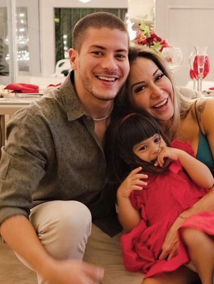 Arthur Aguiar, Sophia e Maíra Cardi