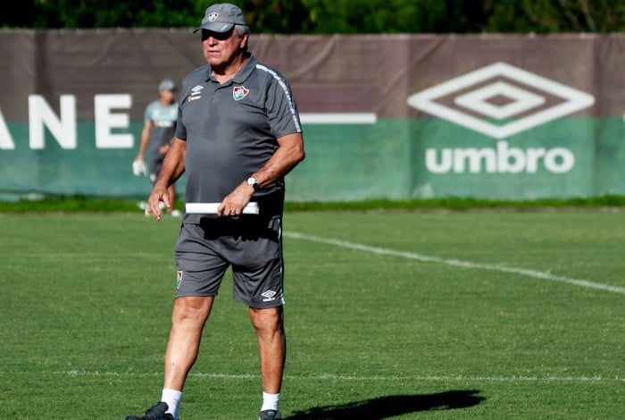 Técnico Abel Braga no treino do Fluminense
