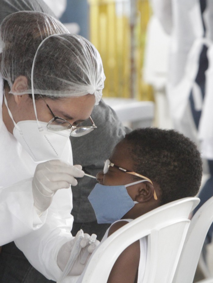 16/01/2022 - RIO  - COVID -19 - Posto de Testagem no GREIP da Penha, neste domingo(16). Foto: Marcos Porto/Agência O Dia