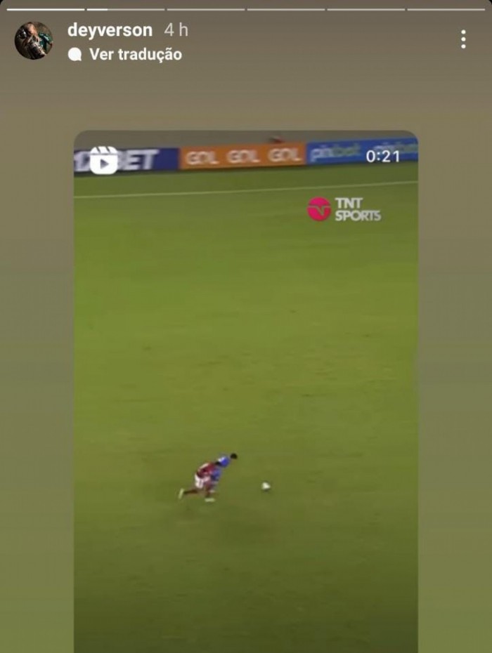 Postagem de Deyverson provocando a eliminação do Flamengo na Copinha