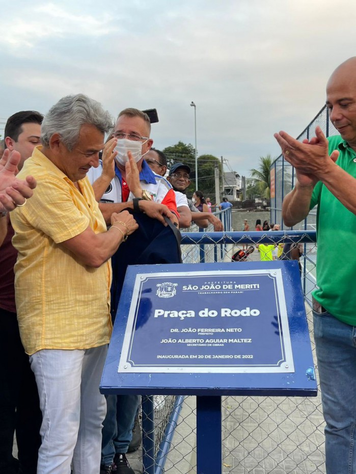 Da esquerda para a direita: Márcio Reis, secretário executivo; prefeito, Dr. João; vereador, Bebeto; Valdecy da Saúde, deputado estadual e Rogério Fernandes, Vereador