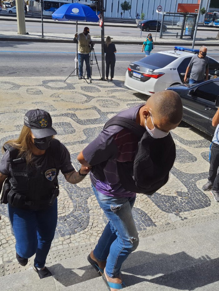 Policiais da 4ª DP realizam operação contra quadrilha de taxistas e motoristas de aplicativo que aplicavam golpes em maquininhas de cartão  - Divulgação 