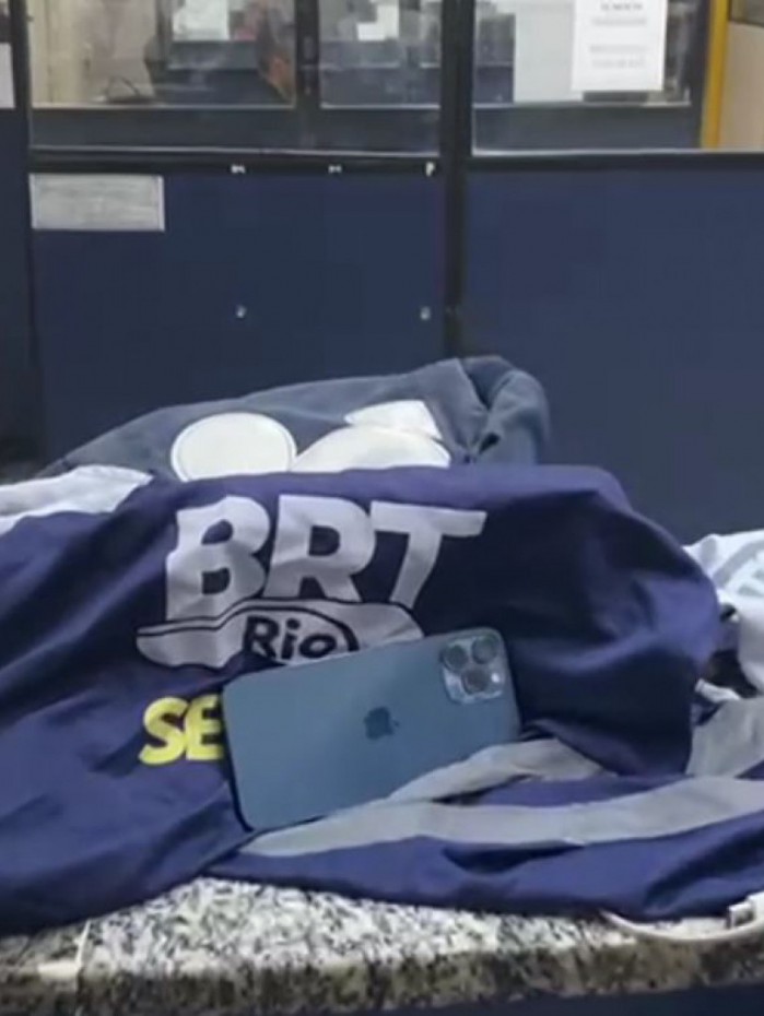 Homem &eacute; preso acusado de ter furtado celular na esta&ccedil;&atilde;o Alvorada