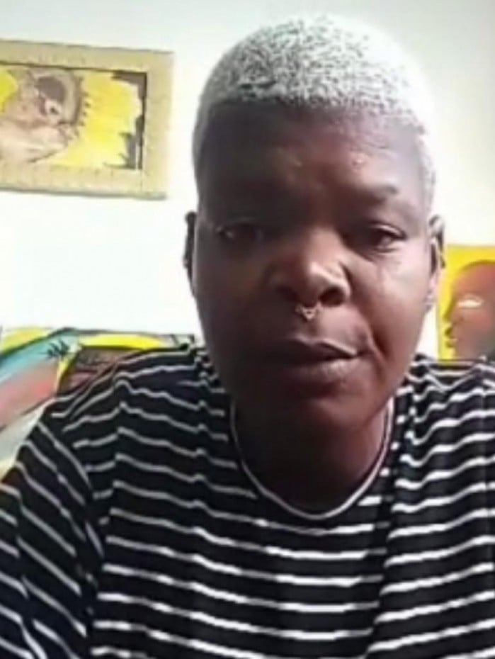 Zayre Ferro, do Morro do Otto, relaciona suas obras em tela com a aceitação da sua identidade de gênero 