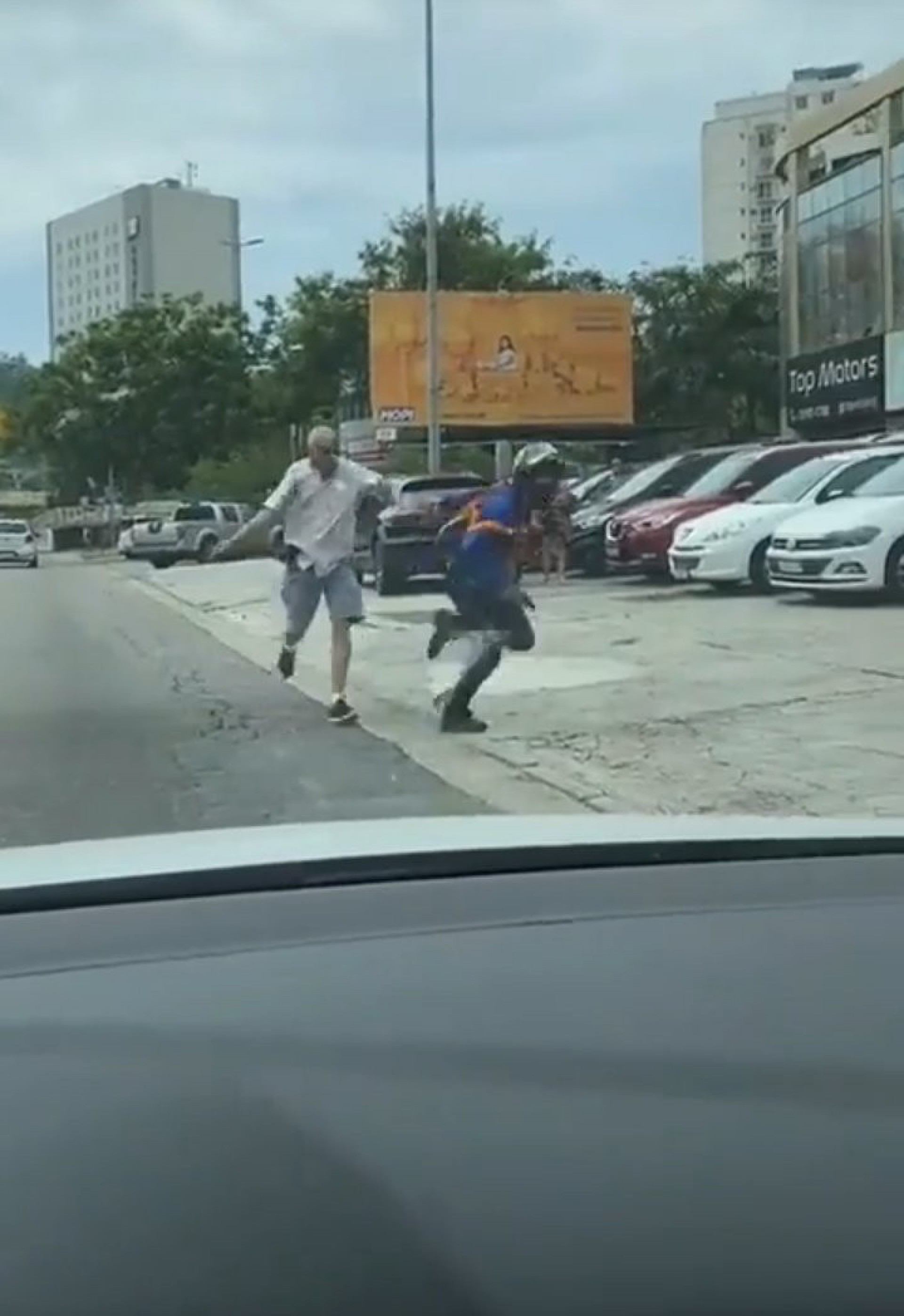 Idoso reage a tentativa de assalto na Barra da Tijuca