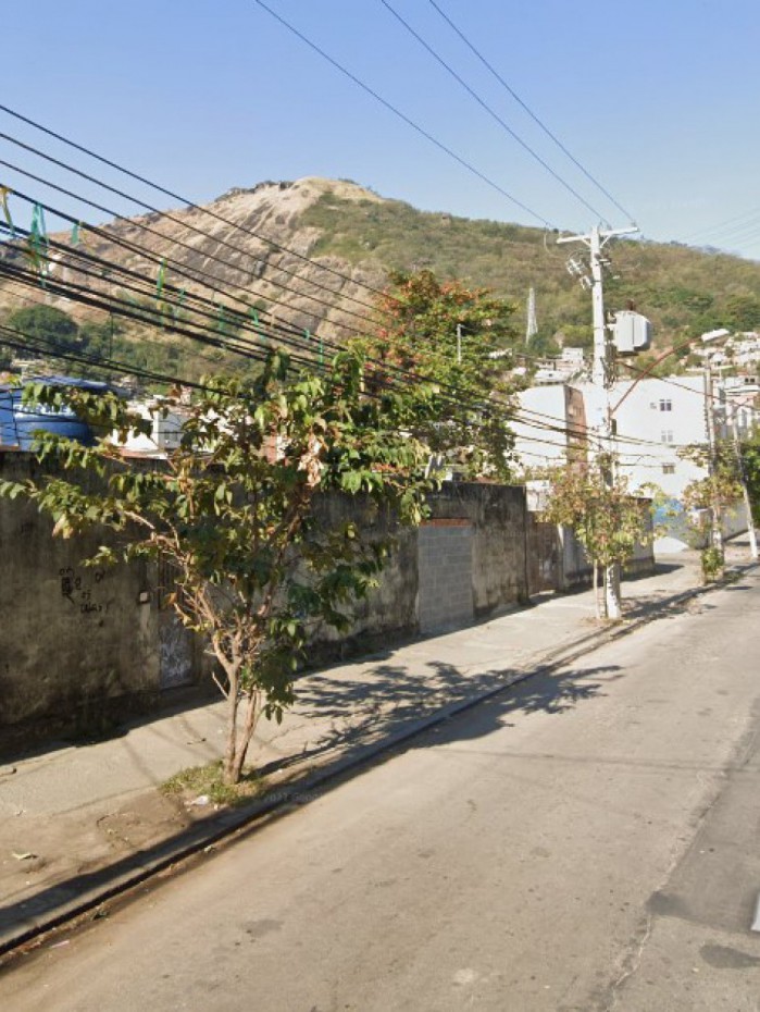 Comunidade da Bar&atilde;o, na Pra&ccedil;a Seca, fica h&aacute; cerca de 1 km da Estrada C&acirc;ndido Ben&iacute;cio, por onde circula o BRT