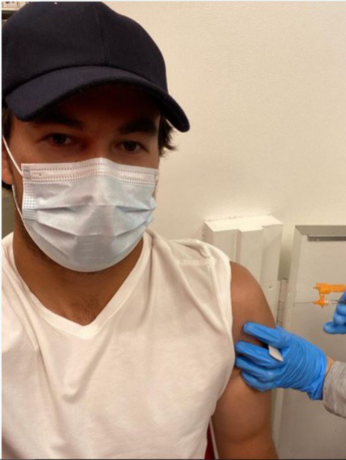 Sérgio Perez mostrou momento de vacinação contra a Covid-19