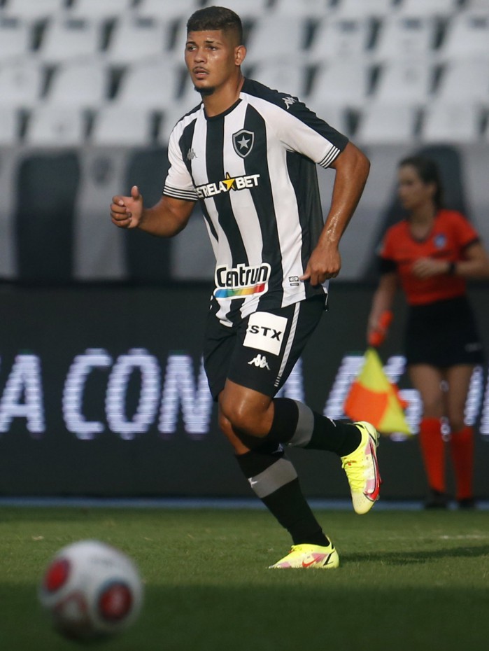 Erison estreou pelo Botafogo na vitória por 2 a 0 contra o Bangu 
