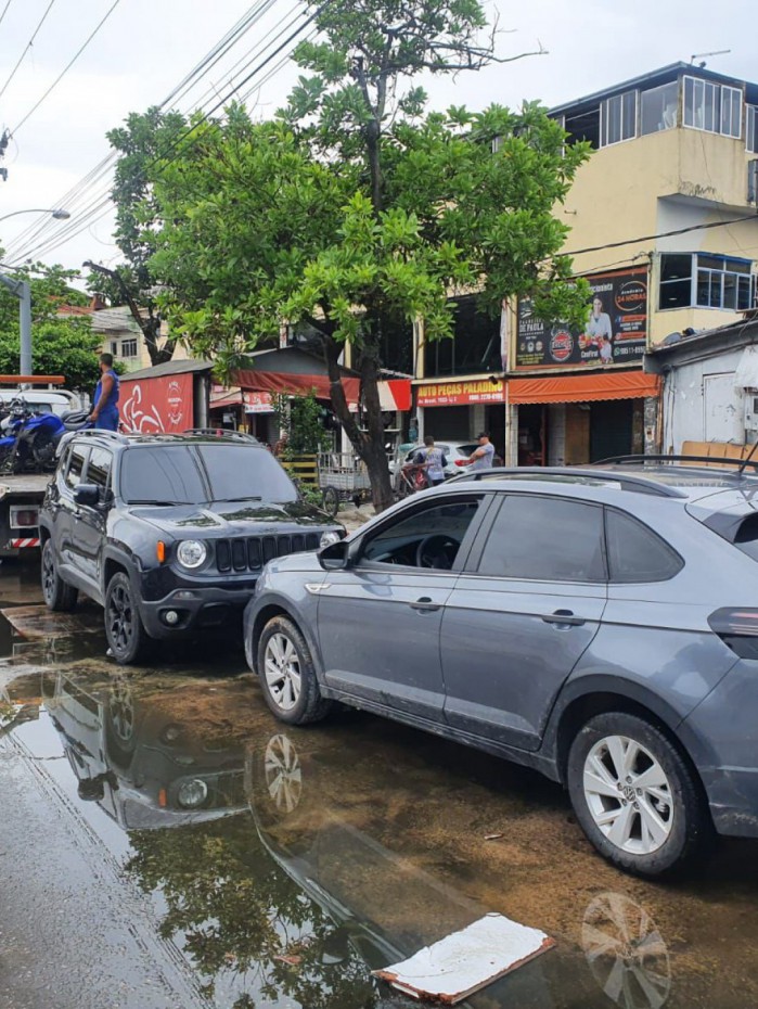 A&ccedil;&atilde;o do Bope e da PRF nas comunidades Nova Holanda e Parque Uni&atilde;o nesta segunda-feira