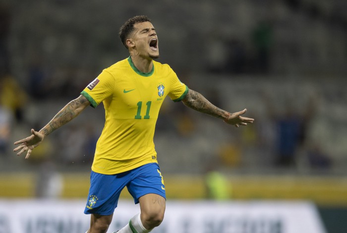 Philippe Coutinho foi um dos melhores em campo no duelo entre Brasil e Paraguai 