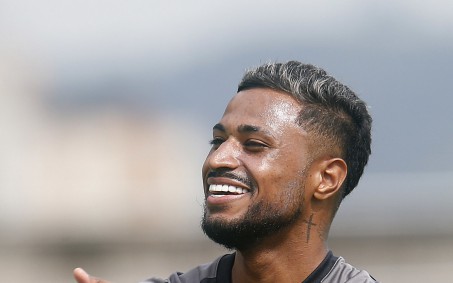 Diego Gonçalves celebra mais um gol importante com a camisa do Botafogo: 'Sei da minha capacidade'