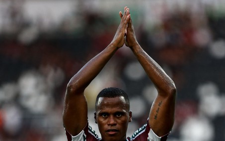Fluminense acerta renovação com Jhon Arias até 2026