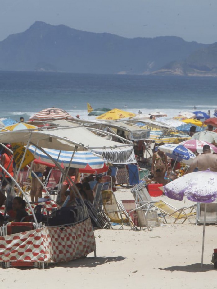 Primeiro fim de semana de fevereiro faz sol e muito calor
