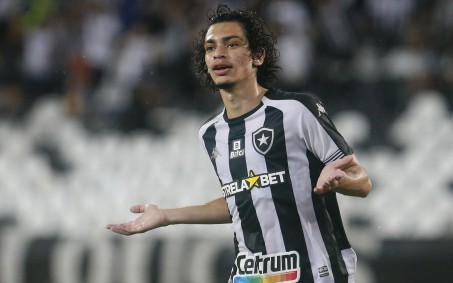 Estrela de Matheus Nascimento brilha e Botafogo vence Nova Iguaçu no Carioca
