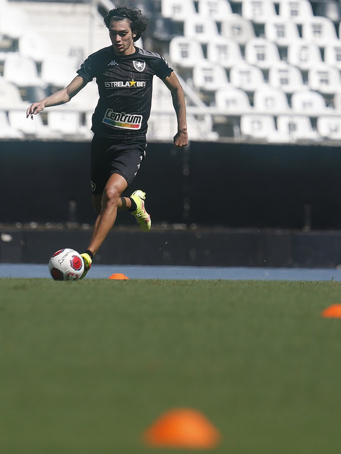 Matheus nascimento. Treino do Botafogo no Estadio Nilton Santos
