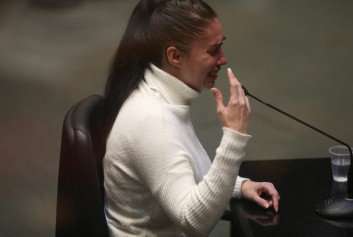 Monique Medeiros, mãe de Henry Borel, solicitou acompanhamento psicológico na prisão