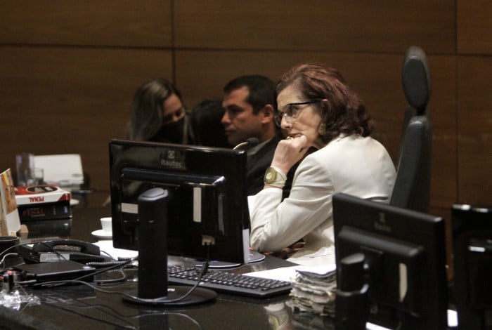 Juíza Elizabeth Machado Louro conduz audiência do caso Henry Borel