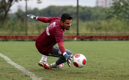 Após duas vitórias em clássicos, Fluminense busca liderança do Carioca