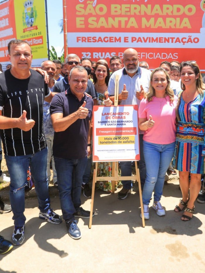 O deputado estadual Marcio Canella, prefeito Waguinho, vice-prefeito Marcelo Canella e deputada federal Daniela do Waguinho lan&ccedil;aram obras em Santa Maria e S&atilde;o Bernardo