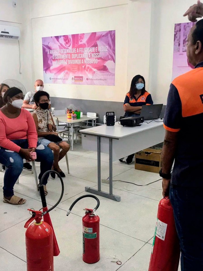 A palestra foi ministrada pelo diretor da Defesa Civil de Mesquita, Marlon Araújo, e pelo coordenador Marcio Araújo