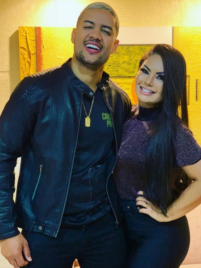 Paulinha Abelha e o marido, Clevinho