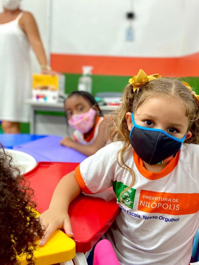 Aproximadamente 75% dos estudantes marcaram presen&ccedil;a no primeiro dia de aula nessa unidade escolar