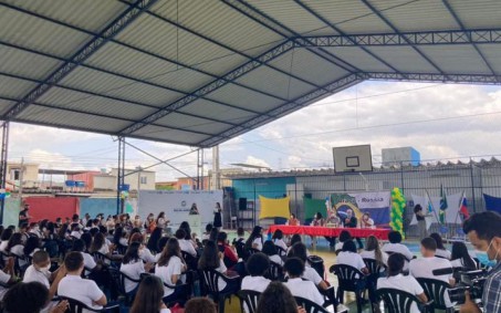 Aula inaugural marca a abertura do ensino de russo em colégio estadual de Belford Roxo