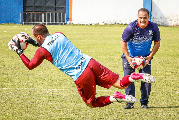  Charles Paes - Preparador de goleiros do Maricá FC