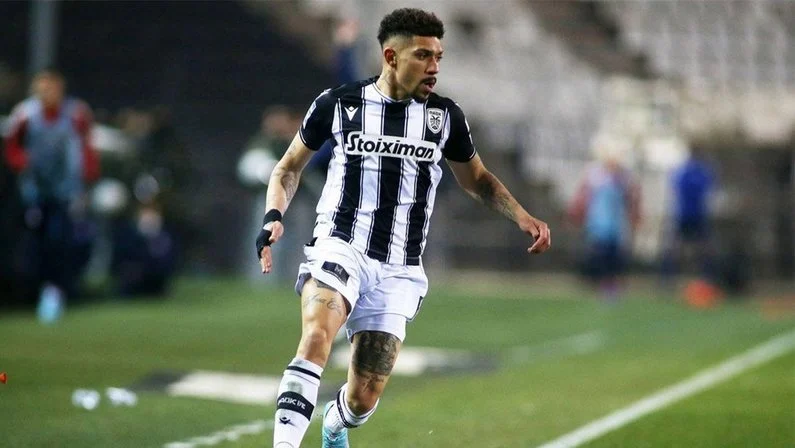 Douglas, volante do PAOK