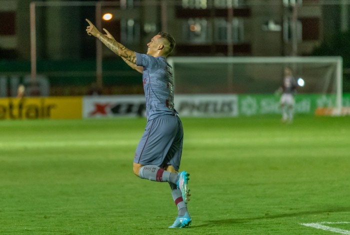 Calegari fez um dos gols na vitória do Fluminense sobre o Volta Redonda, pelo Cariocão