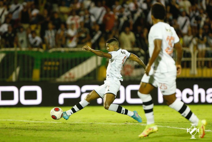 Raniel marcou mais um gol e empatou com Nenê na artilharia 