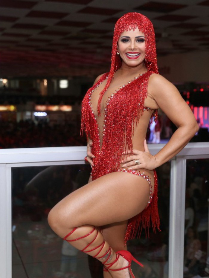 Viviane Ara&uacute;jo, Rainha de bateria do Salgueiro