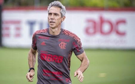 Denílson faz alerta para 'perigo' no vestiário do Flamengo e critica Paulo Sousa: 'Falta de sensibilidade'