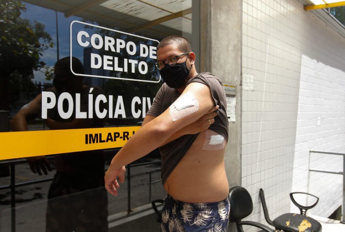 Pablo Felipe vai ao IML Afrânio Peixoto para realizar exame de corpo de delito