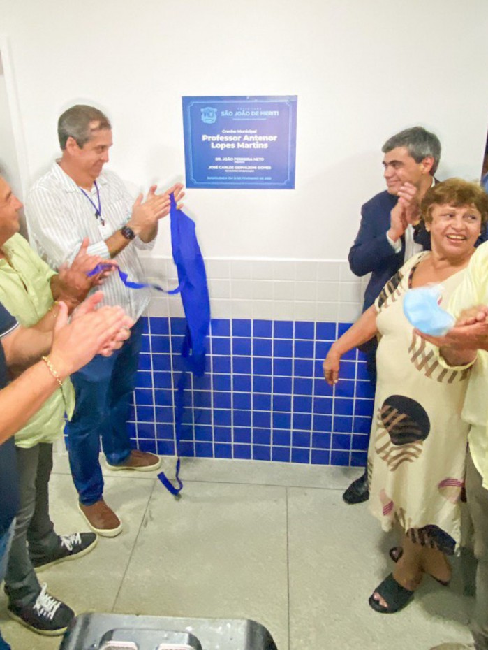 Secretário executivo Marcio Reis, Prefeito Dr. João, Secretário de Educação, José Carlos, Antenor Lopes Martins Junior, Sra. Marlene Barbosa Martins e Valdecy da Saúde
