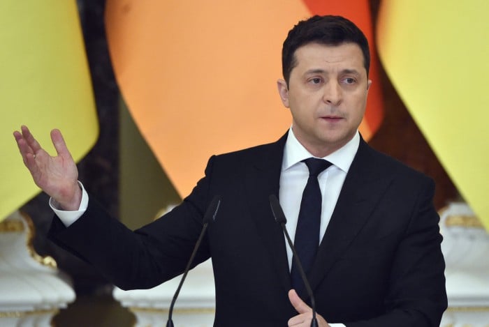 Presidente ucraniano, Volodymyr Zelensky, se diz aberto ao diálogo com a Rússia