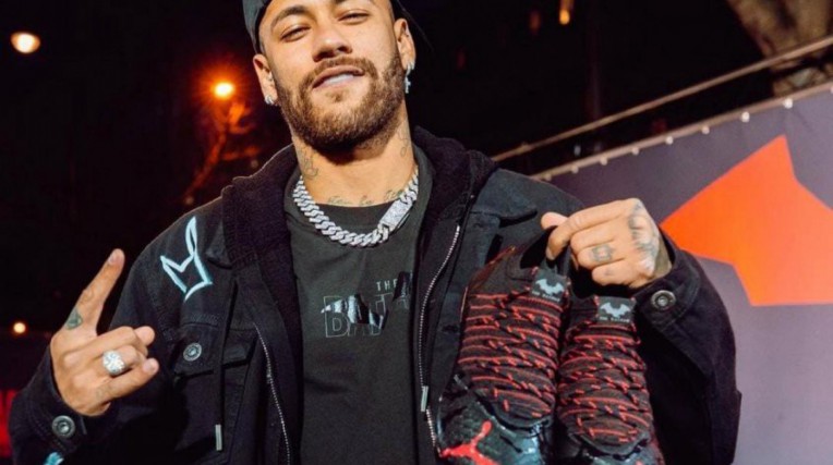 neymar chuteira 2022