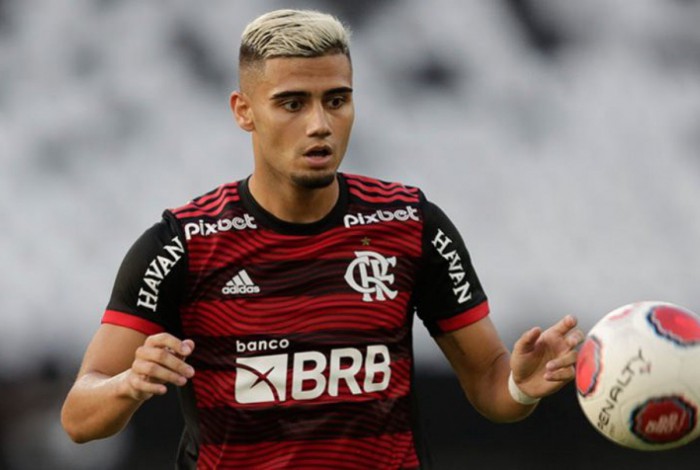 Andreas Pereira tem contrato com o Flamengo até junho deste ano