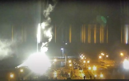 Ucrânia: Incêndio atinge maior usina nuclear da Europa após ataque russo, diz prefeito