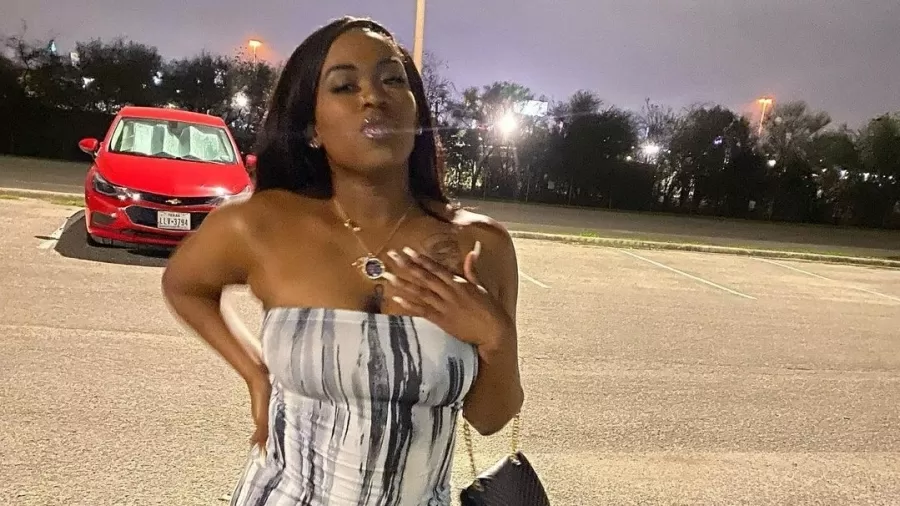 Mulher desmaia após ficar com vibrador preso na vagina