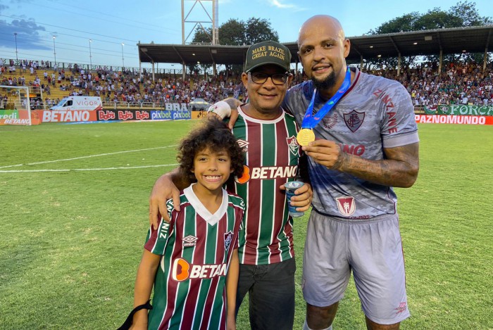 Felipe Melo contou com a presença da família na conquista da Taça Guanabara