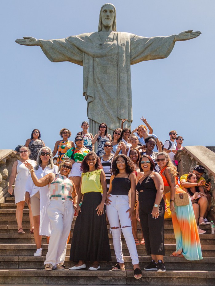 Alunas do Espa&ccedil;o da Mulher Mesquitense visitaram o Cristo Redentor
