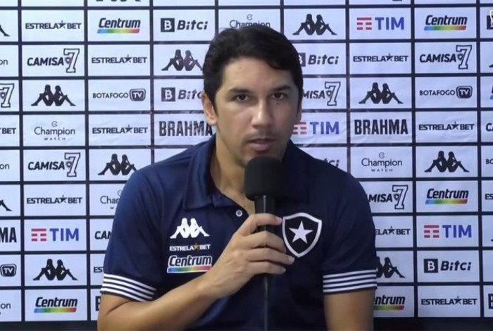 Lúcio Flávio projeta confronto do Botafogo contra o Fluminense nas semifinais do Estadual