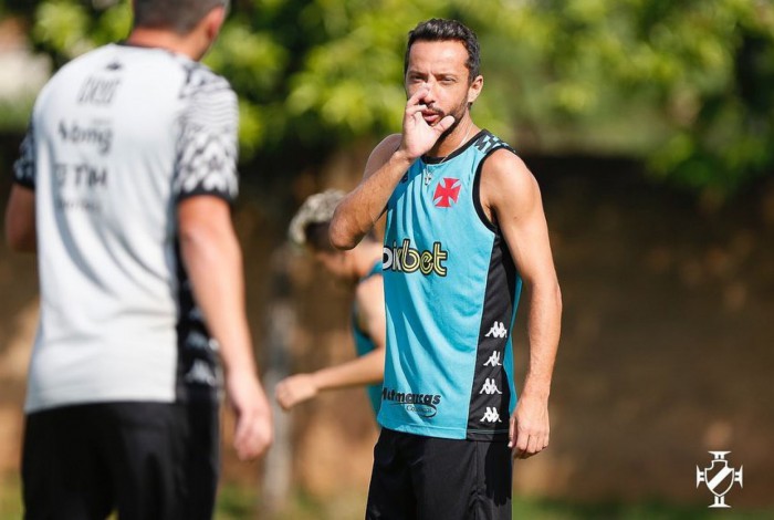 Nenê no treino do Vasco